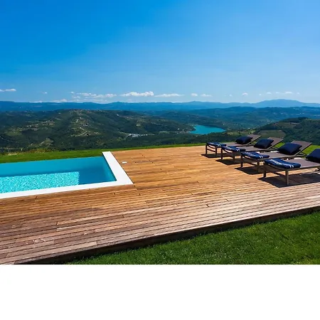 Villa Vista *