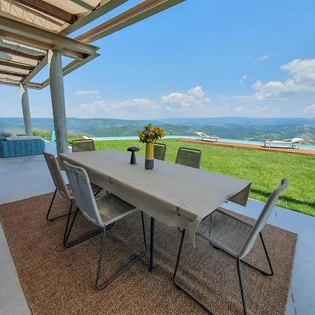 Vista Villa
