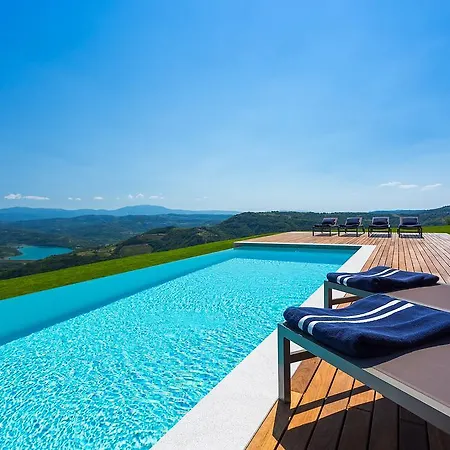 Vista Villa *
