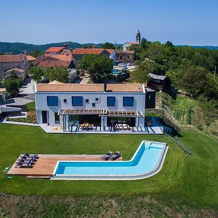 Villa Vista *